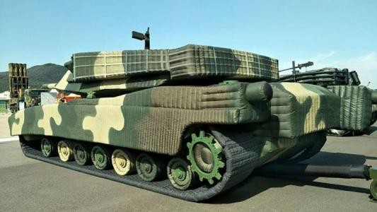 吐鲁番充气坦克战车